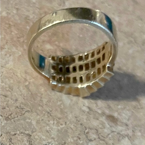 Diamond ring Approx.1 1/2carat 14k gold. VERY  high quality. Sz 6. Cut stones - Picture 8 of 8